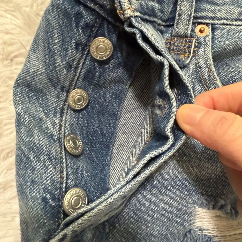 Women We The Free Distressed High Rise Denim Short in Light Wash Blue Size 28